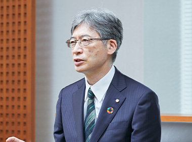 Outside Director Yasuhiro Komatsu